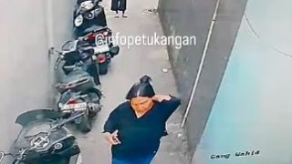 PENIPUAN di Jalan Muchtar Raya Petukangan Utara